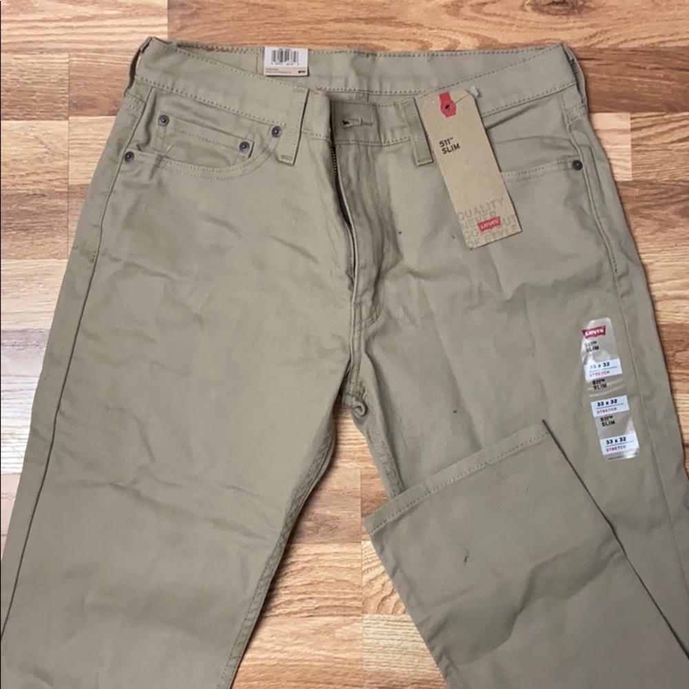 Mens tan Levi’s